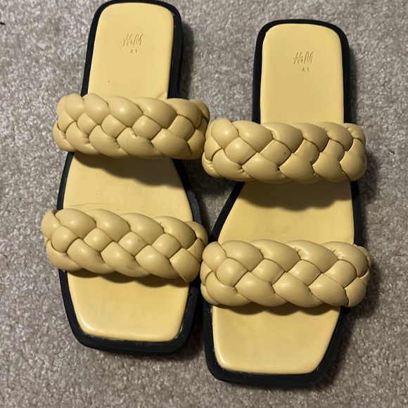 HM slides - EU 41 - Yellow - Faux Leather - Picture 2 of 4